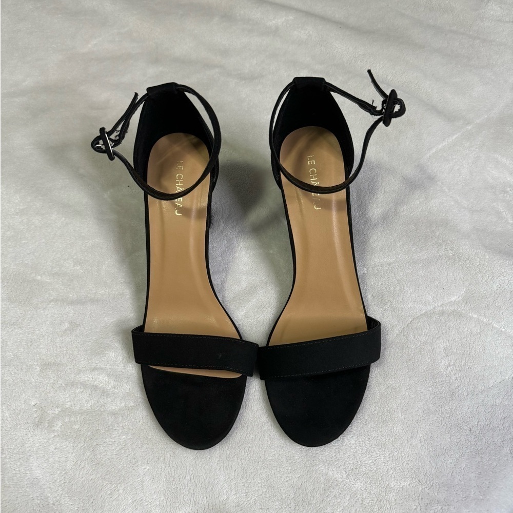 Le Chateau Block Heels​​​​​​​​​​​ - Picture 2 of 4